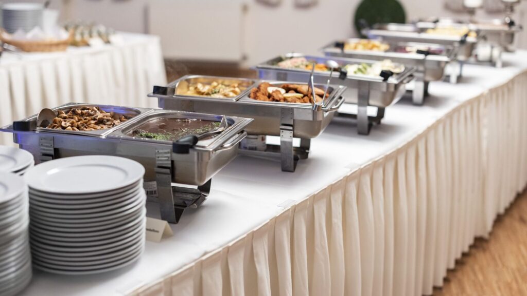 Schulte-Lind_warmes_Buffet_Review-e1721889822616